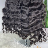 Cheveux ondulés et bouclés de Birmanie bruts